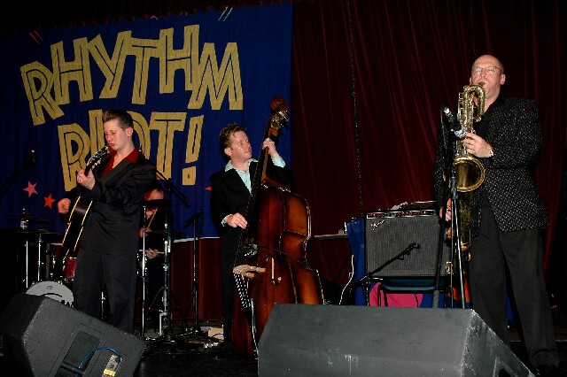 min 2006 11 24 riot 423